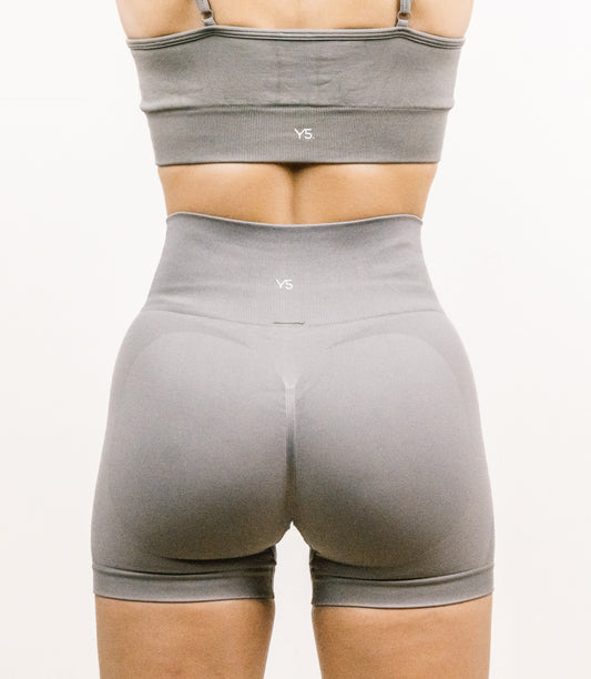Short Seamless Agios